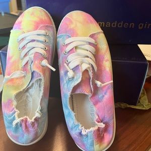 Tie Dye Madden Girl sneakers. NIB NEVER WORN  6.5 perfect for school!
